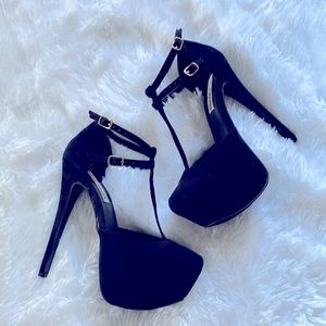 Steve Madden T Strap Heels- black suede